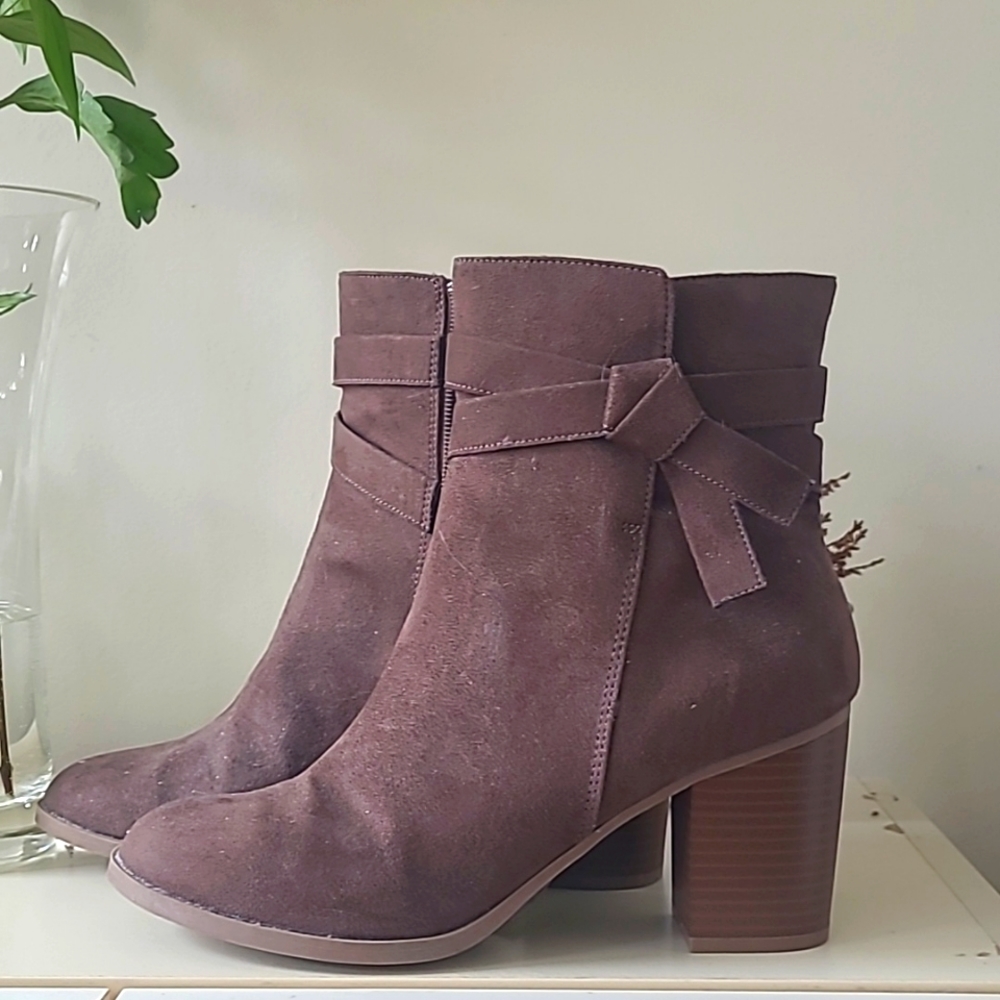 Heeled boots